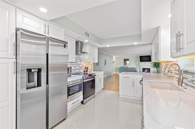 Building Photo - 1660 Gulf Blvd