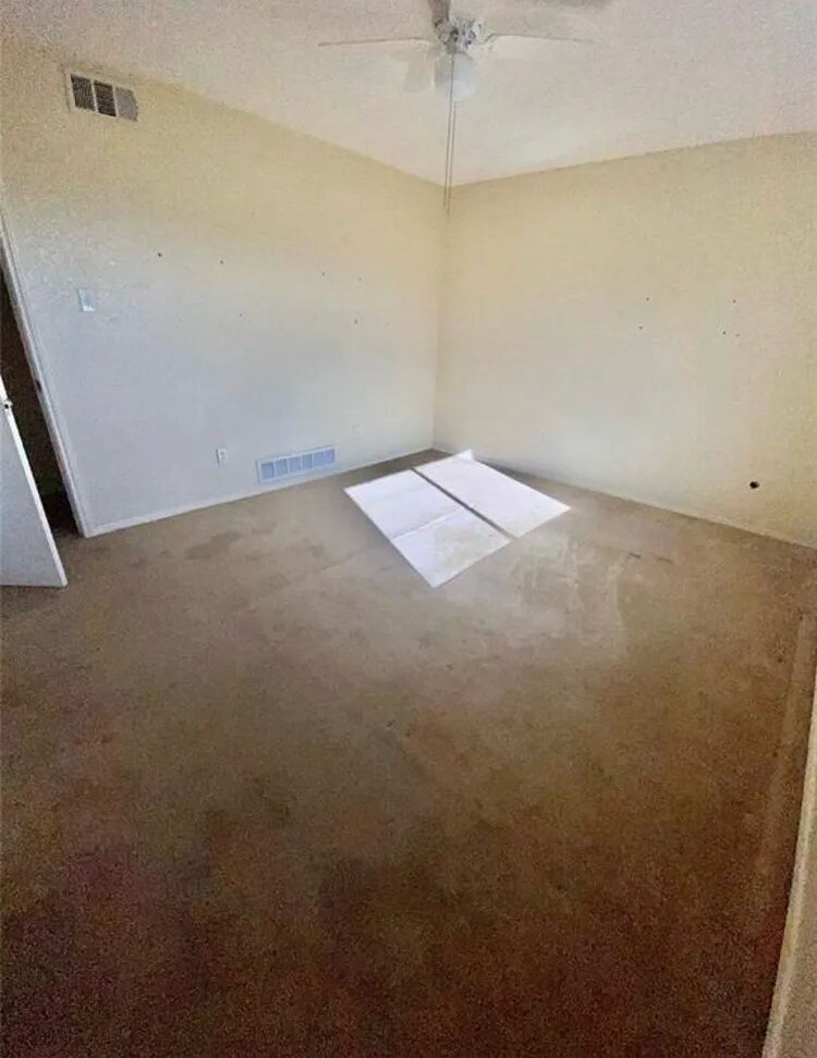 Building Photo - 2204 Foxcroft Ln