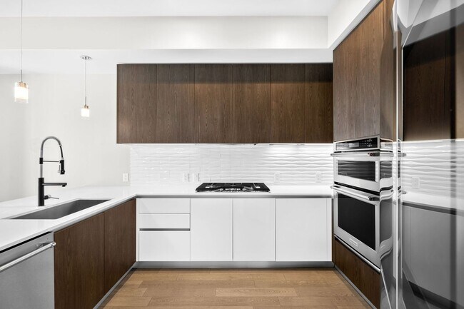 Building Photo - 6th Floor 1BD, 1.5BA Condo at the Lakehouse off Sloan's Lake