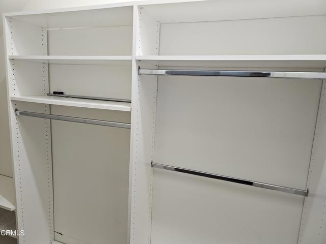 Building Photo - 14550 Burbank Blvd