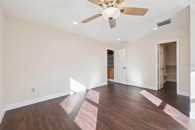 Building Photo - 111 Pineapple Ct