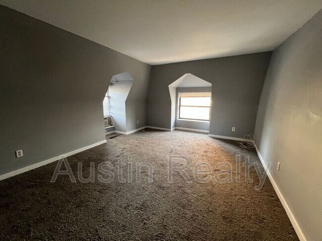 Building Photo - 4390 McPherson Ave