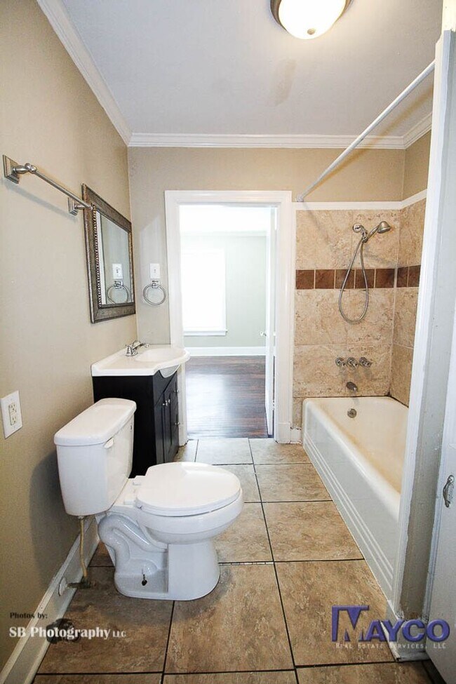 Building Photo - 656 Kirby Pl