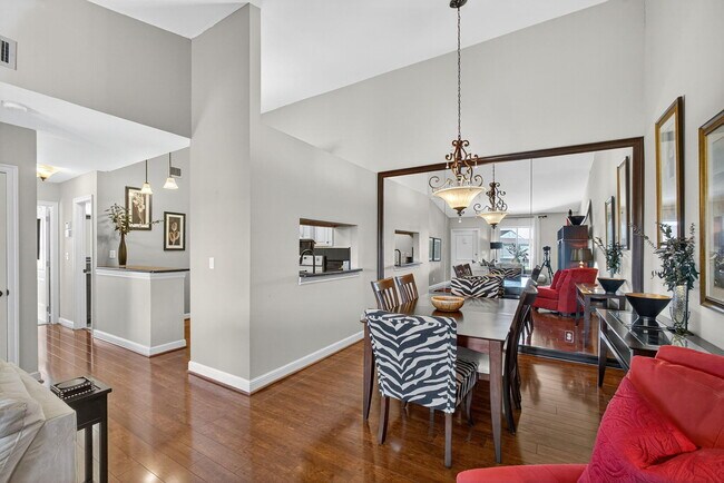 Building Photo - 6485 Chasewood Dr