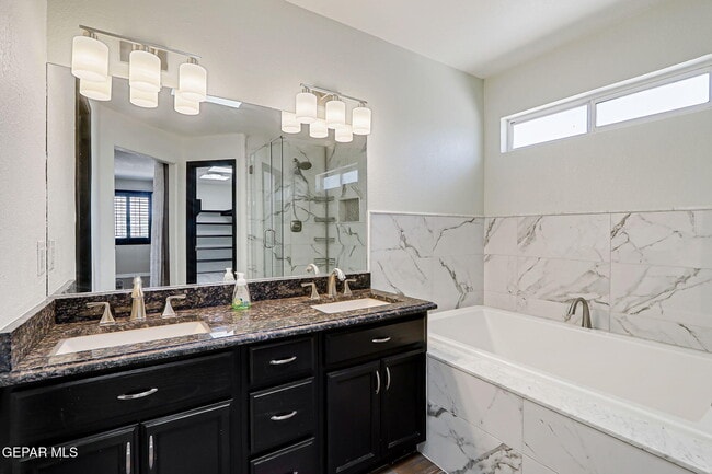Building Photo - 13913 Golden Mesa Ct
