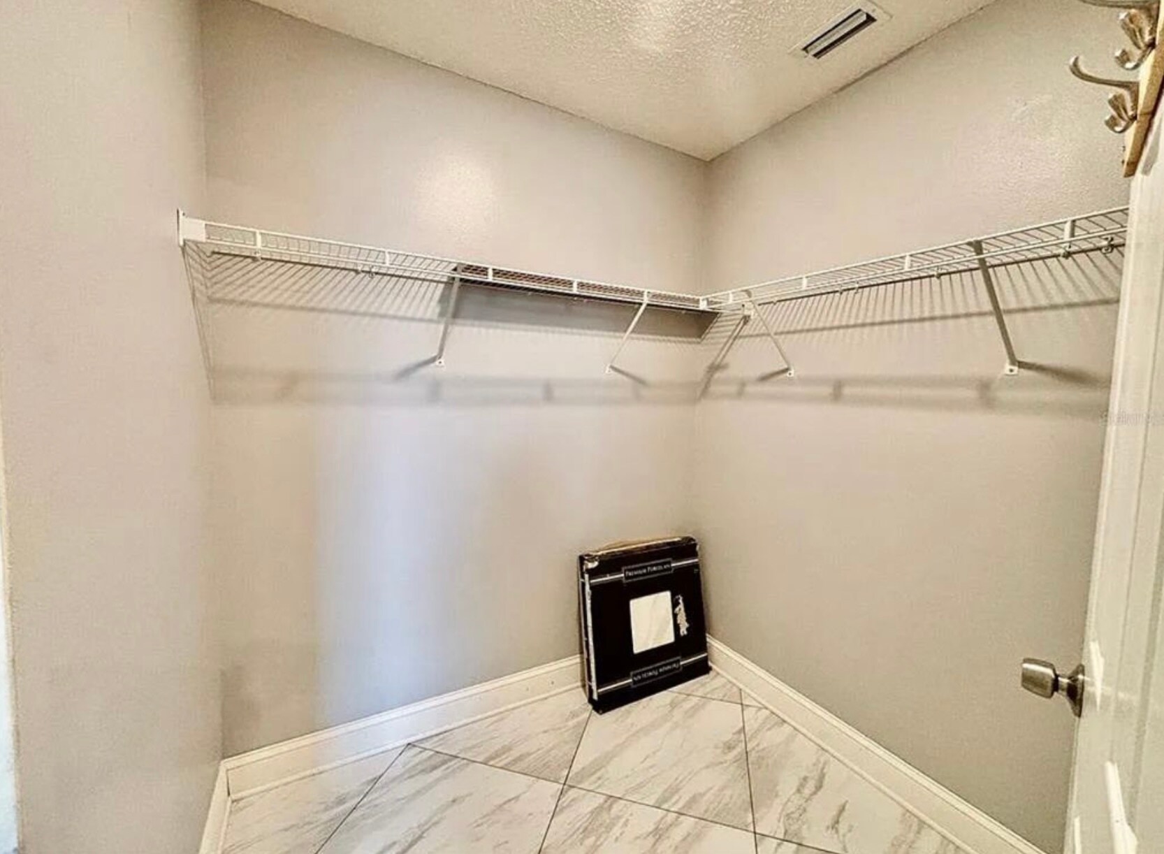 Building Photo - 12 Regency Dr