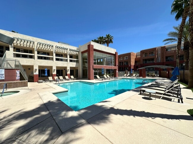 Building Photo - Terrific 2-Bedroom Condo in Guard gated community