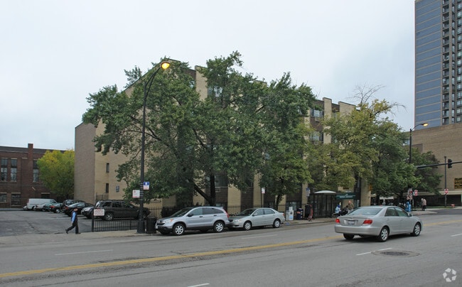 Building Photo - 5250 N Sheridan Rd