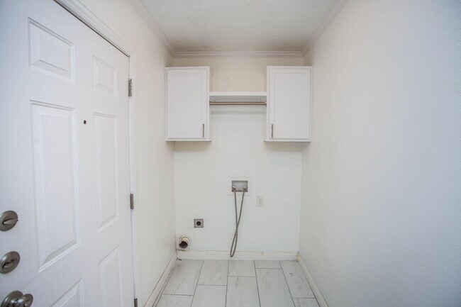 Building Photo - 2421 25th St