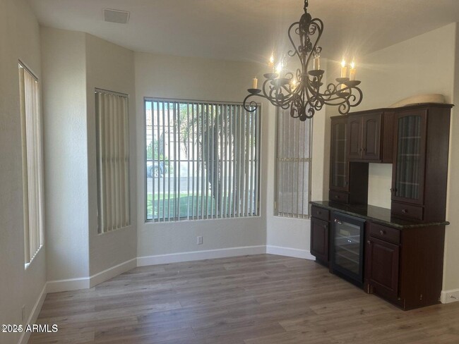 Building Photo - 3160 S Greythorne Way