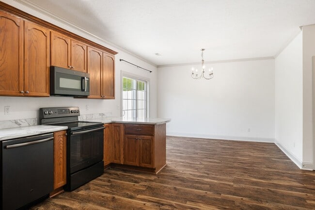 Building Photo - Gorgeous 3 Bedroom, 2.5 Bath End-Unit Town...
