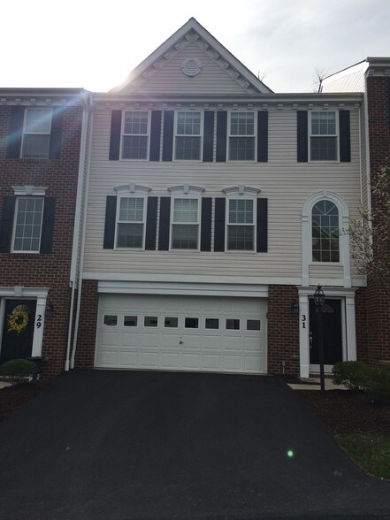 Building Photo - 31 Abbeywood Ln