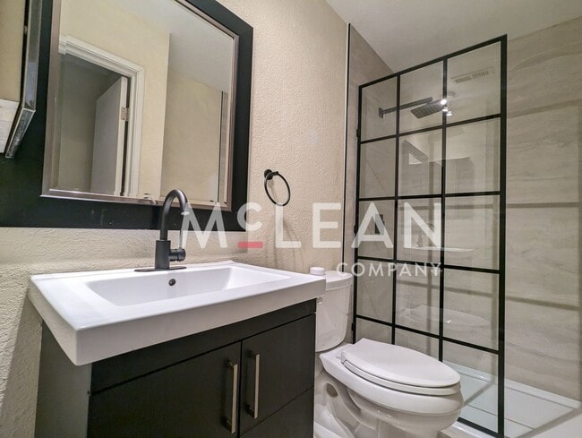 Building Photo - Palm Springs Villas I #208 - Upper Unit