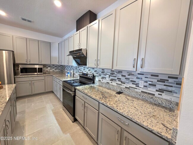 Building Photo - 3233 Crocus Ln