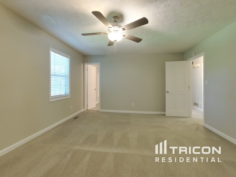 Building Photo - 1301 Fairridge Cir SW