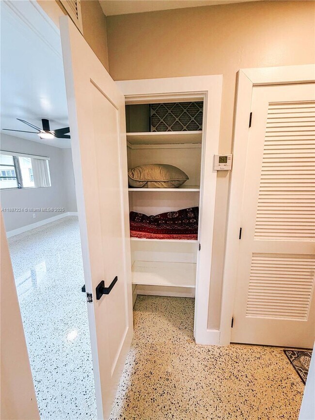 Building Photo - 425 NE 103rd St