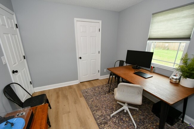 Building Photo - 107 Molland Dr