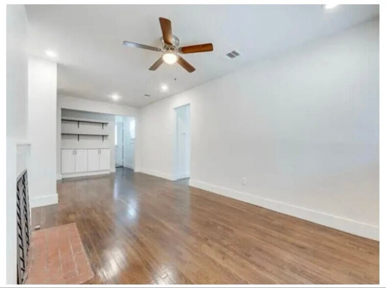 Building Photo - 1406 Harlandale Ave