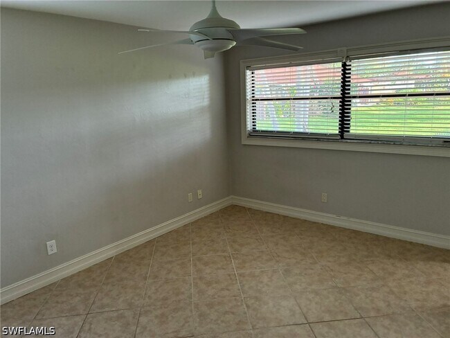 Building Photo - 2074 Pine Isle Ln