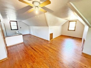 Building Photo - 3 BED 1 BATH BEAUTIFUL SINGLE FAMILY HOME