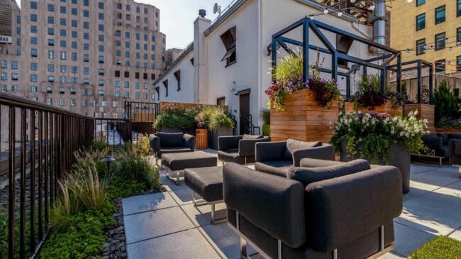 Building Photo - 3 bedroom in NEW YORK NY 10004