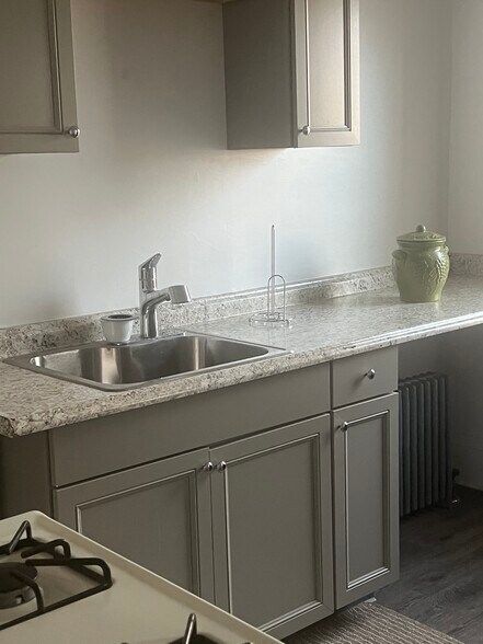 Building Photo - 3 Chamblet St