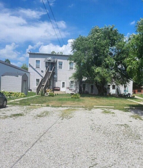 Building Photo - 208 E Van Buren St