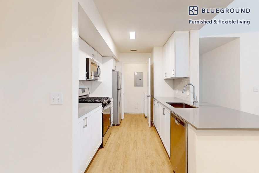 Building Photo - 313 Avalon Cir