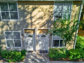 Building Photo - Beautiful Condo in Brighton Park! Move in ...