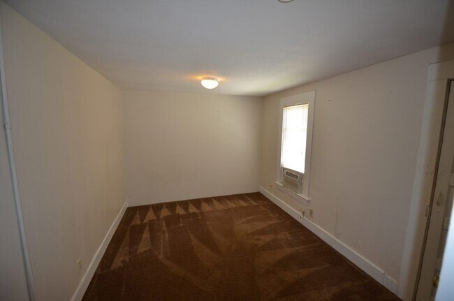 Primary Photo - 1146 Warner St