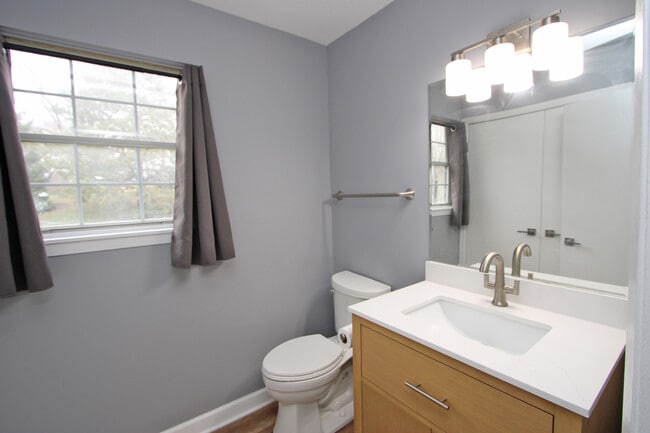 Building Photo - 652 Nantucket Way