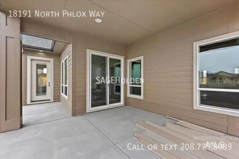 Building Photo - 18191 N Phlox Way