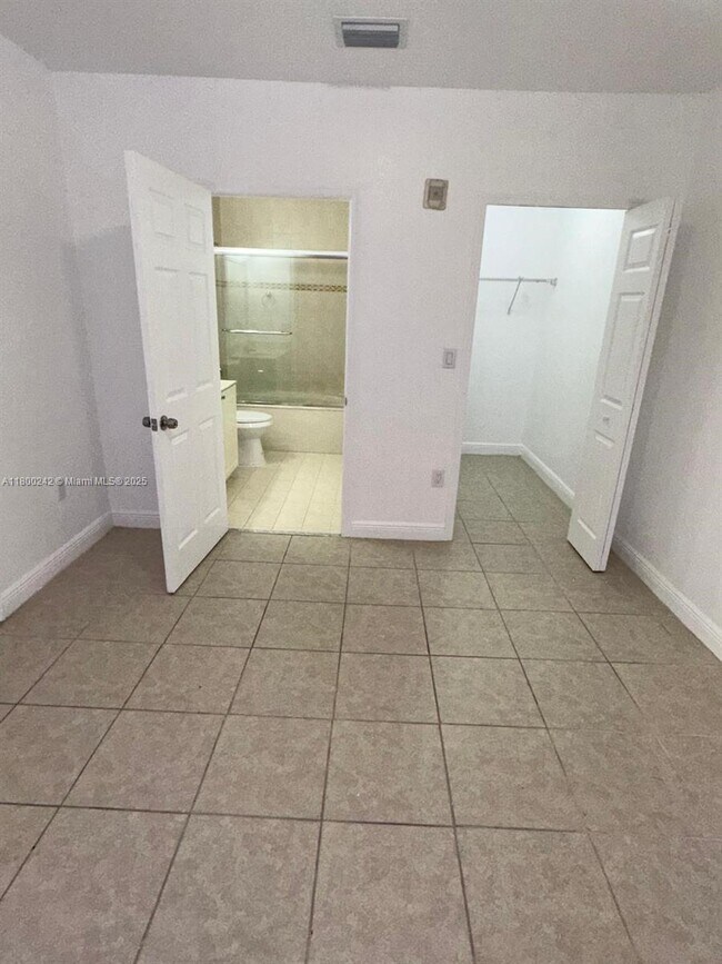Building Photo - 20930 SW 87th Ave