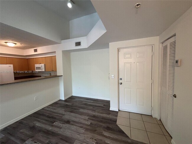 Building Photo - 2360 E Preserve Way
