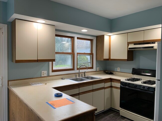Building Photo - Great Home in South Broad Ripple!