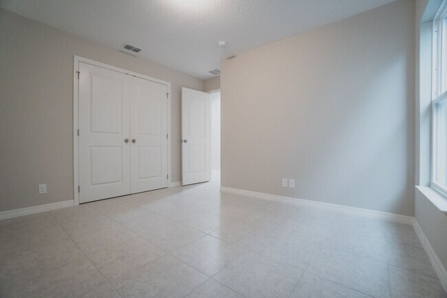 Building Photo - PENDING APPLICATION- Beautiful 3/2 Energy Efficient 1 Story Attached Home w/ 1 Car Garage