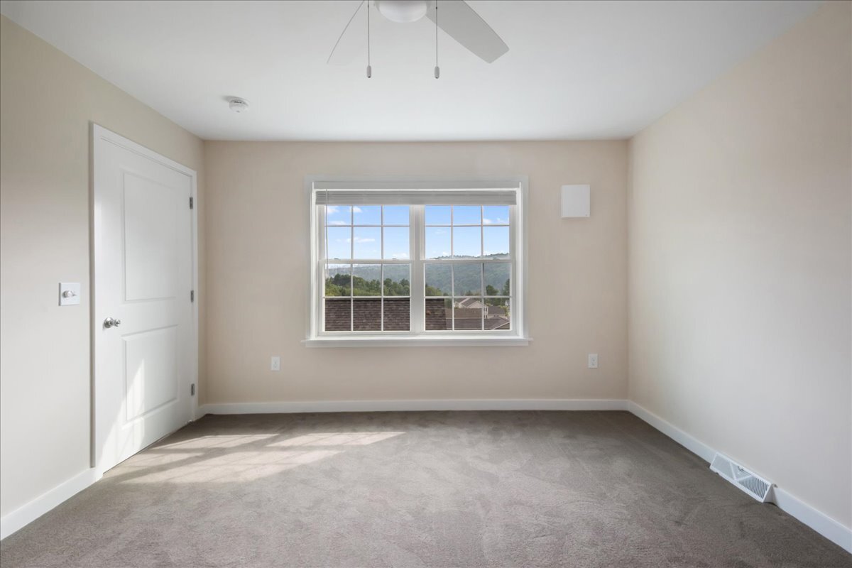 Building Photo - 14 Payton Ln