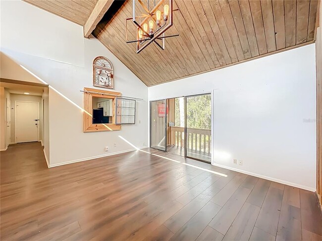 Building Photo - 233 Crown Oaks Way