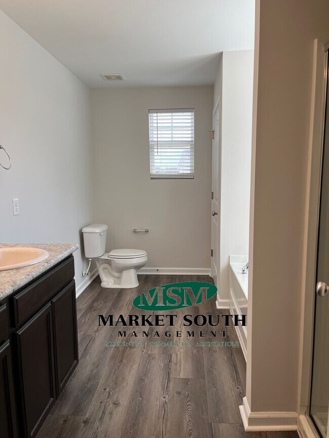 Building Photo - Rice Creek!  Port Wentworth **Rent Special...