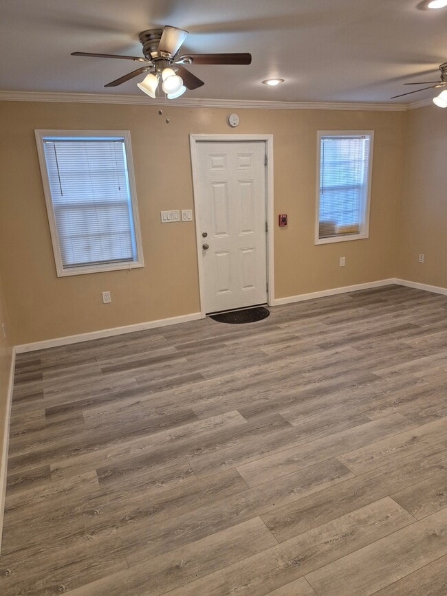 Building Photo - 9400 Lomax St