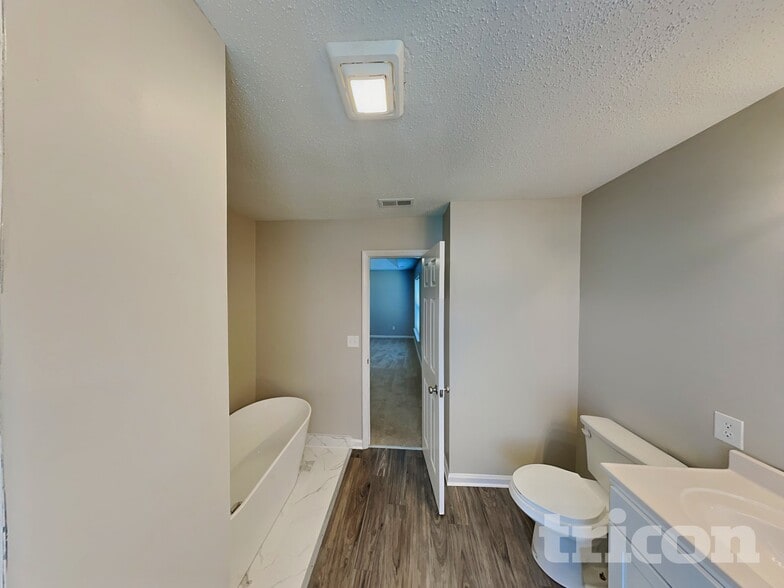 Building Photo - 1705 Glenn Meade Dr