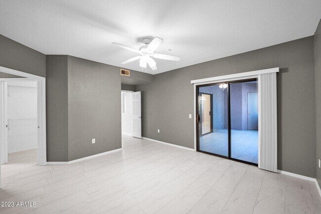 Building Photo - 9555 E Raintree Dr