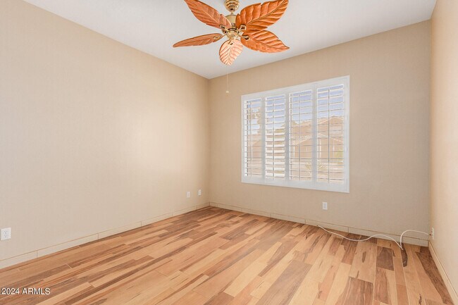 Building Photo - 6122 W Linda Ln