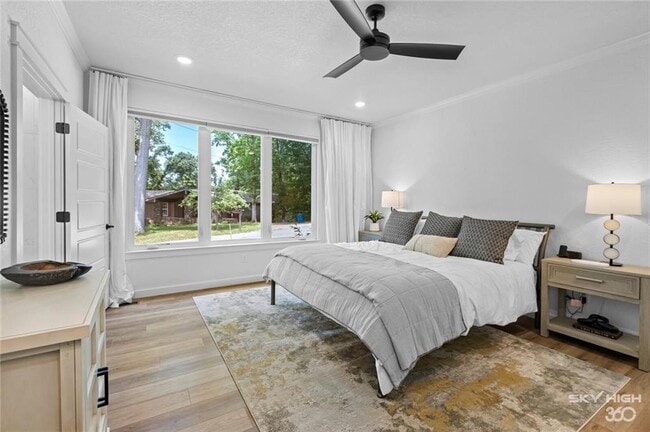 Building Photo - 5 Blandford Ln