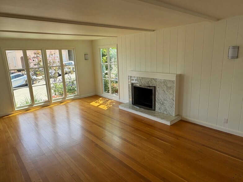Building Photo - 1703 Funston Ave