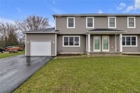 Building Photo - 940 Reserve Rd