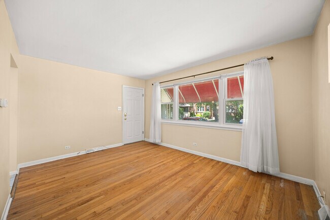 Building Photo - 3109 Grove Ave