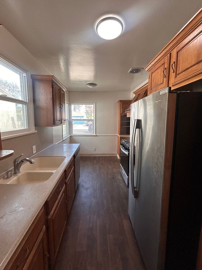 Building Photo - 13215