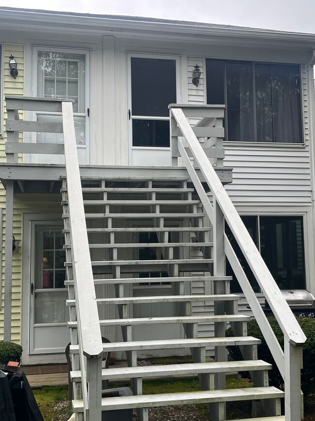 Building Photo - Fully updated 2Bd / 2Br Bassett Pond Condominium in West Yarmouth