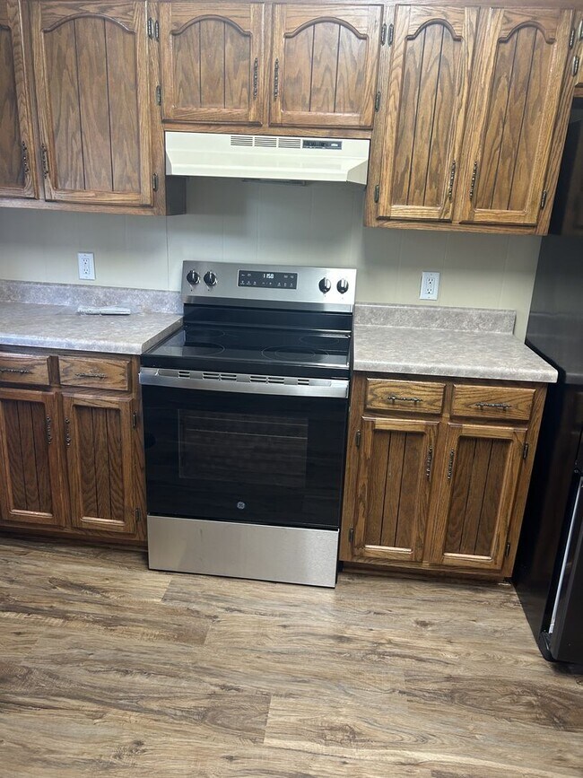 Building Photo - 580 Highland Ave NW